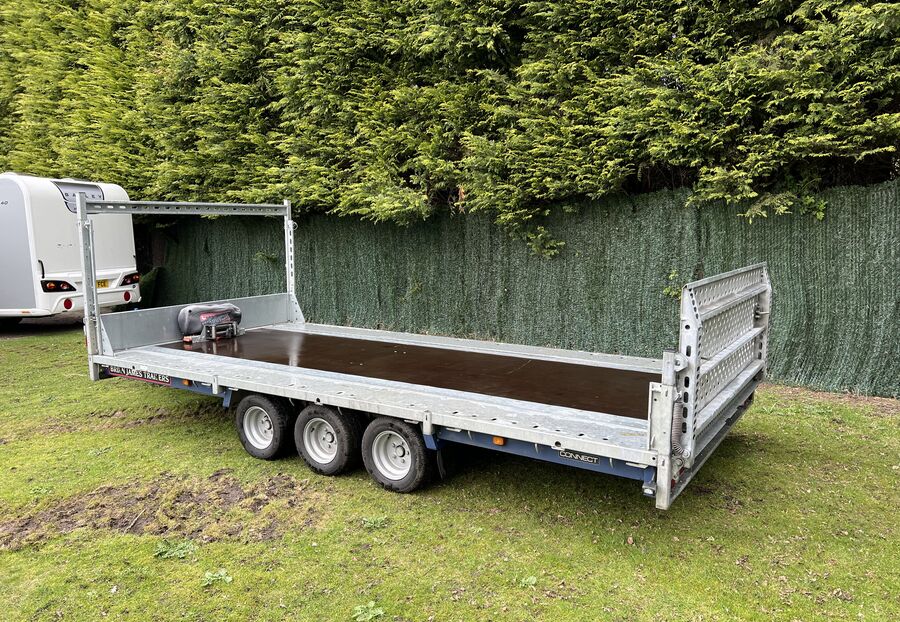 Used Brian James Cargo Connect Tilt-Bed 475-4452 Flatbed 4.5m x 2.13m Trailer