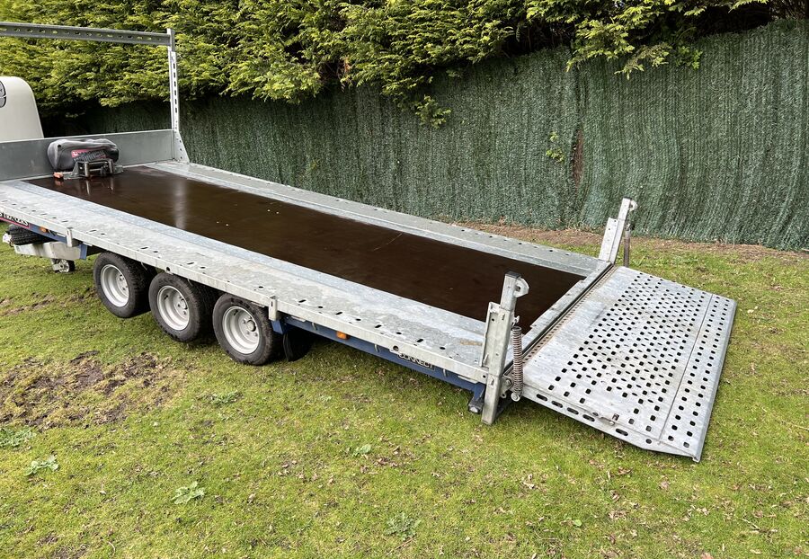 Used Brian James Cargo Connect Tilt-Bed 475-4452 Flatbed 4.5m x 2.13m Trailer
