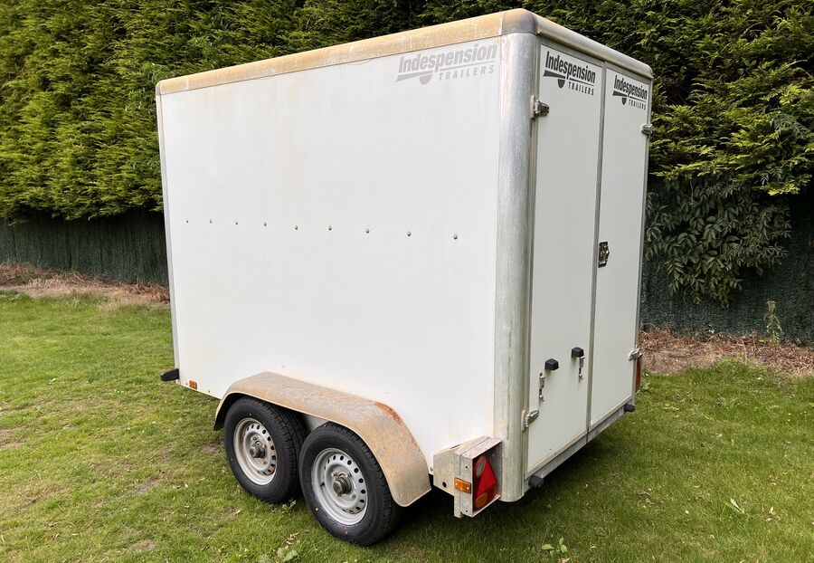 Used Indespension TAV4 Twin Axle Enclosed Trailer